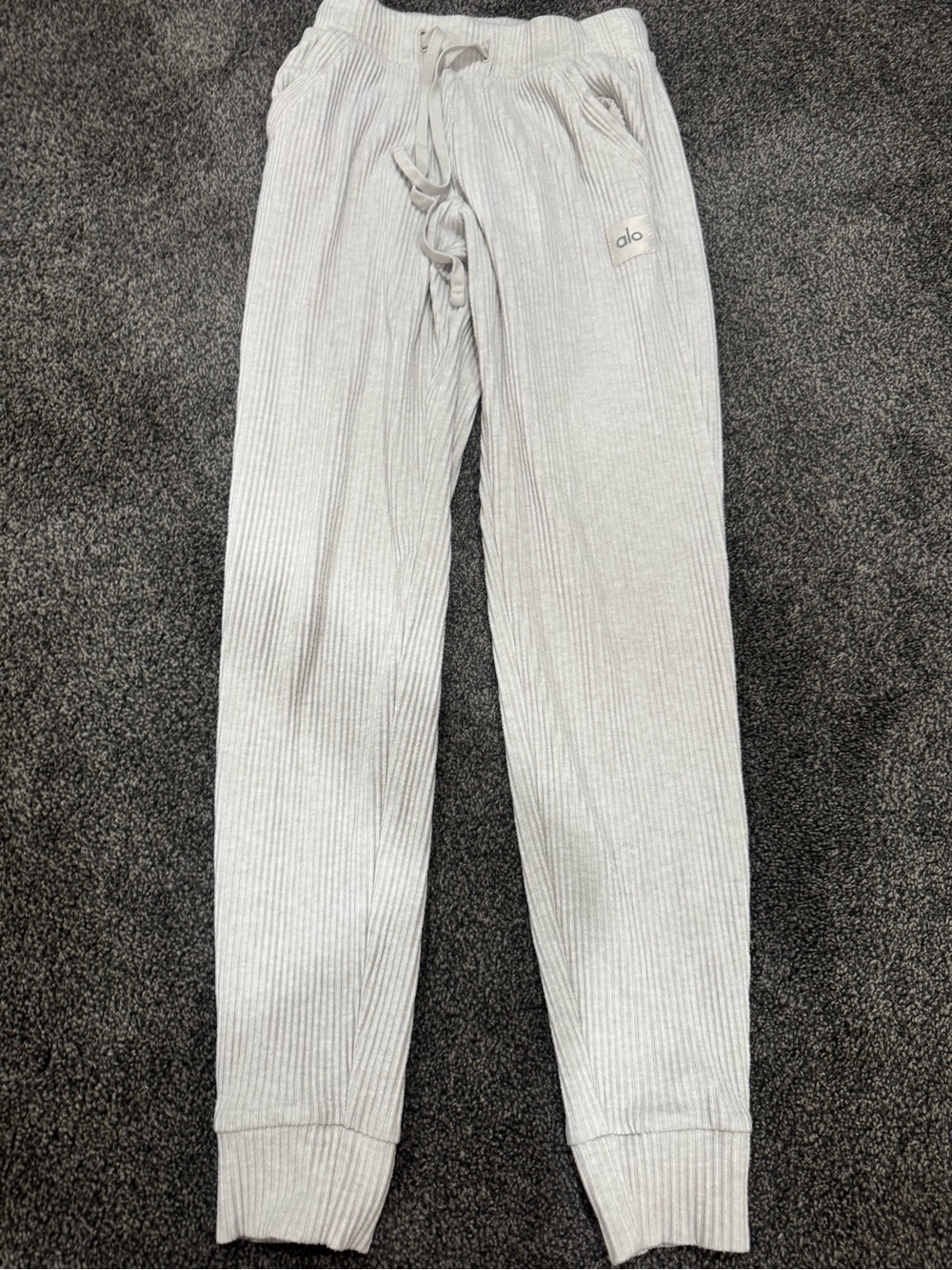 Alo Yoga Muse Jogger Sweatpants (XXS) - Bone Heather